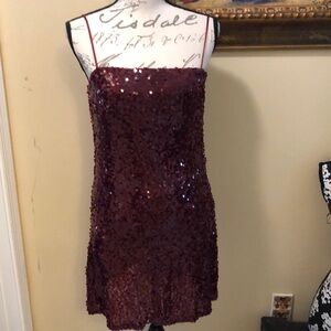 🍷TRIXXI Burgundy adjustable spaghetti strap zip back sequins party dress